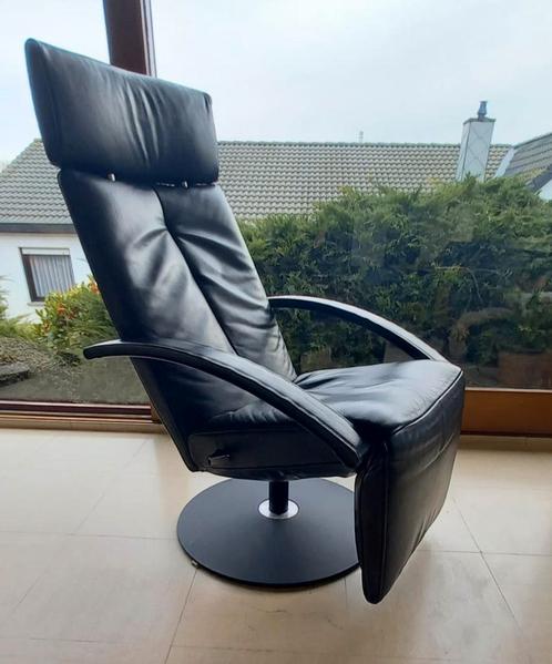 JORI RELAXZETEL LARGE" ESTILO " IN TOPSTAAT ALS NIEUW/ZWART, Huis en Inrichting, Fauteuils, Ophalen