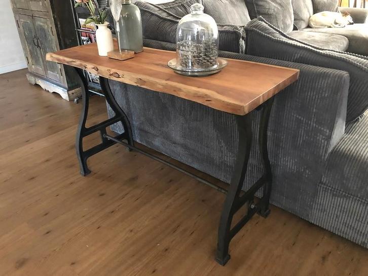 UNIEK EN HEEL FRAAI IS DEZE BOOMSTAMTAFEL, Huis en Inrichting, Tafels | Sidetables, Rechthoekig, Overige houtsoorten, Metaal, Ophalen of Verzenden