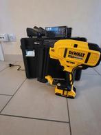 Dewalt nagelpistool, Doe-het-zelf en Bouw, Gereedschap | Overige machines, Ophalen of Verzenden, Zo goed als nieuw