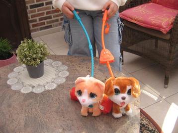 2 interactieve knuffels hond en poes beschikbaar voor biedingen