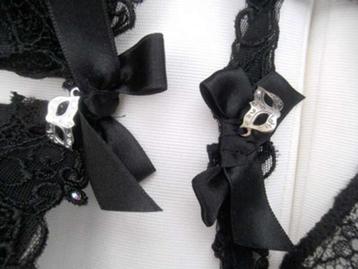 lingerie BH slip set sexy 75B Eyes wide shut EWS valentijn   beschikbaar voor biedingen