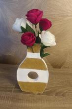 Vase décoratif fait main — blanc et doré (pas de fleurs), Neuf, Moins de 50 cm, Enlèvement ou Envoi, Synthétique