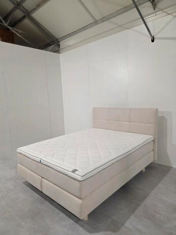 Nieuw Boxspring Auping 160x200 Een Maand Oud +Deluxe Topper  beschikbaar voor biedingen