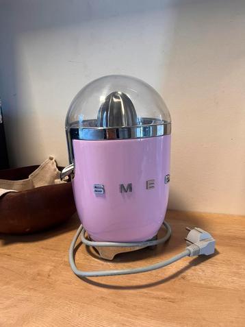  SMEG Citruspers – Babyroze – Prima staat  beschikbaar voor biedingen