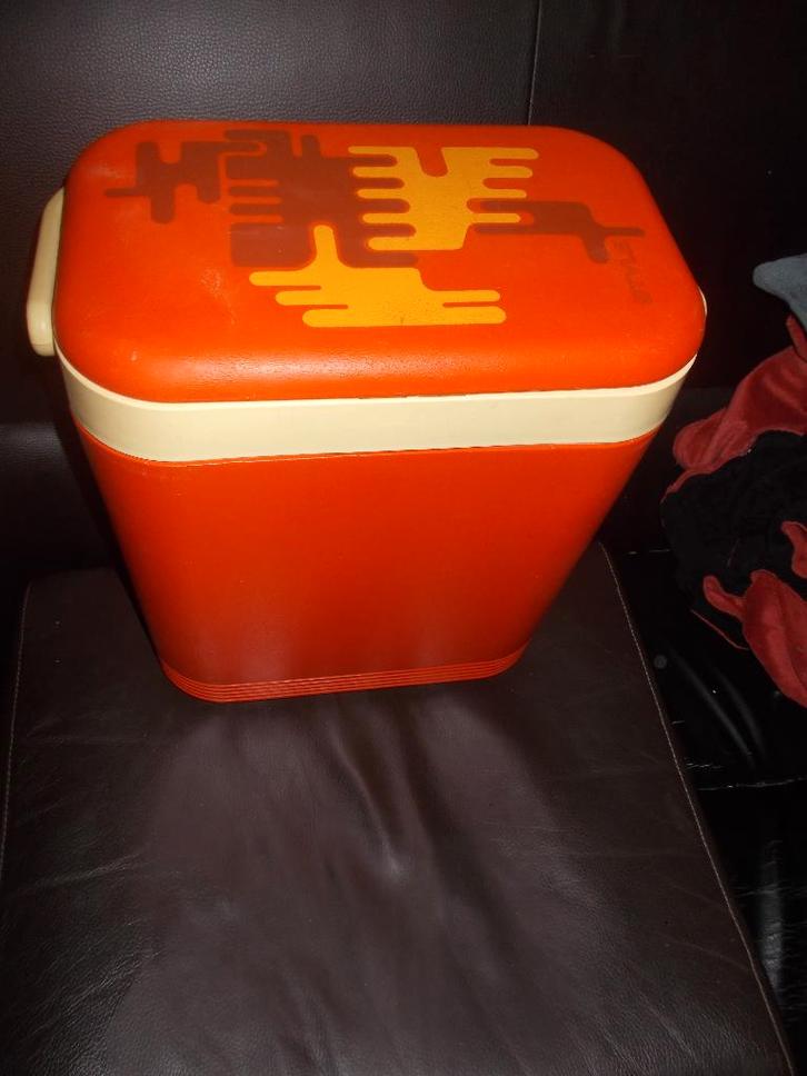 Oranje koelbox uit de jaren 60 „Style 20” -zeer zeldzaam, Caravans en Kamperen, Koelboxen, Gebruikt, Koelbox, Koelelement, Ophalen of Verzenden