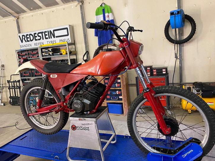 Aprillia trial 50 met papieren ruilen kan, Vélos & Vélomoteurs, Cyclomoteurs | Cyclomoteurs de cross, Utilisé, Enlèvement ou Envoi