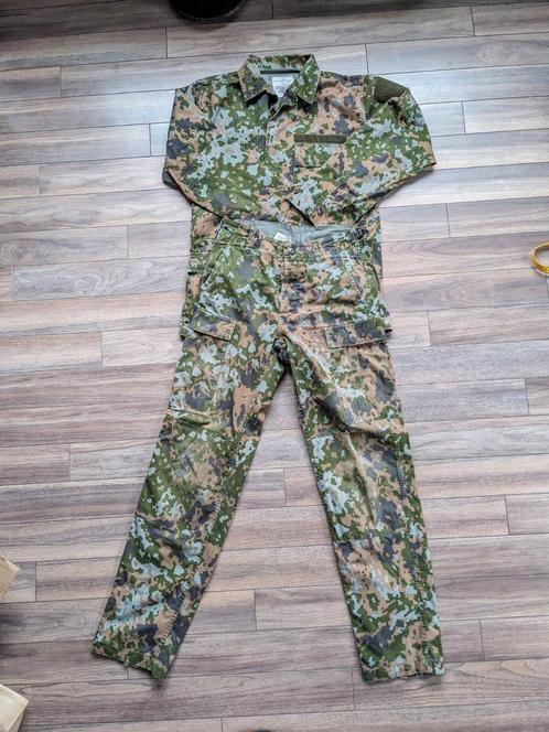 Luxembourg Army Camo Set Pants + Top, Collections, Objets militaires | Général, Armée de terre, Enlèvement ou Envoi