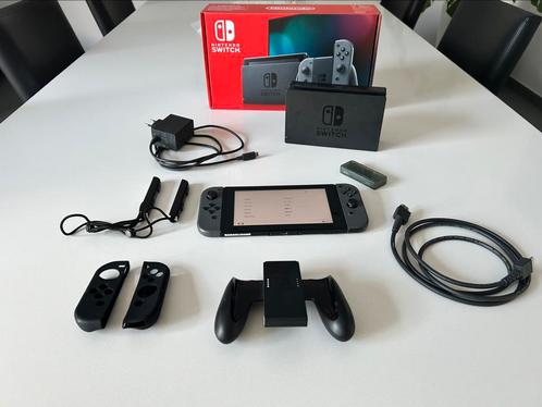 Switch V2 2019, Games en Spelcomputers, Spelcomputers | Nintendo Switch, Zo goed als nieuw, Ophalen