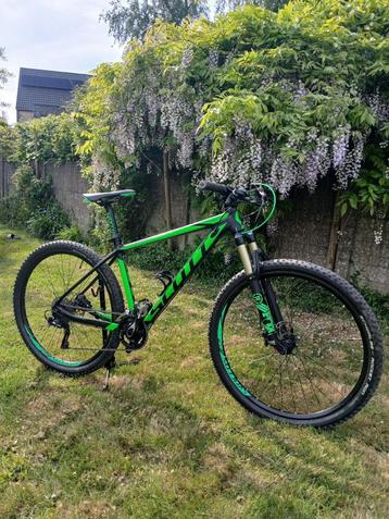 Scott scale 750 medium beschikbaar voor biedingen