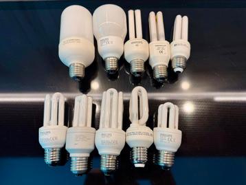 Set van 10 energiebesparende lampen beschikbaar voor biedingen