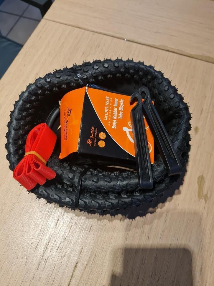 Lot pneus vélo, Fietsen en Brommers, Fietsonderdelen, Nieuw, Algemeen, Band, Ophalen of Verzenden