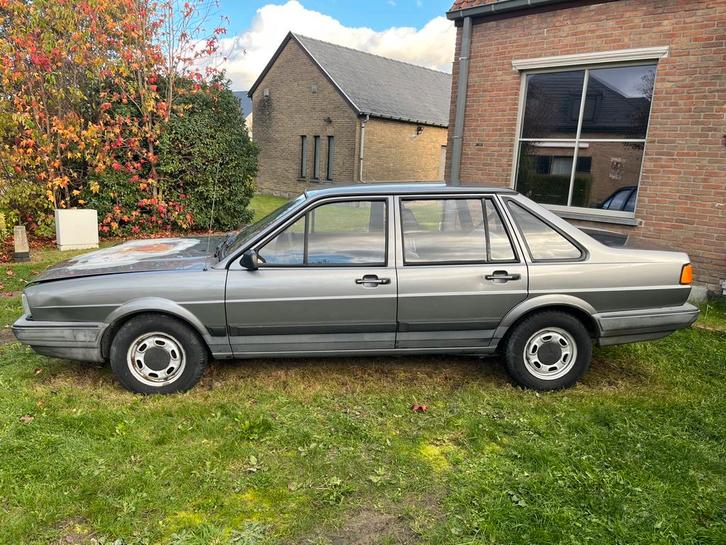 Volkswagen Passat C 1986, Auto's, Oldtimers, Particulier, Radio, Volkswagen, Benzine, Berline, 5 deurs, Handgeschakeld, Zilver of Grijs