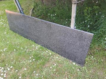 lange rechthoekige spatwand in graniet - 180 x 50 x 2 cm beschikbaar voor biedingen
