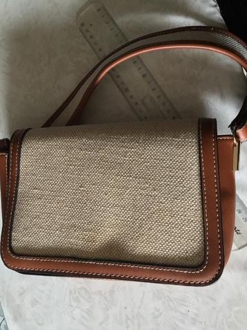Dames handtasbeige  bruin met schouderriem beschikbaar voor biedingen