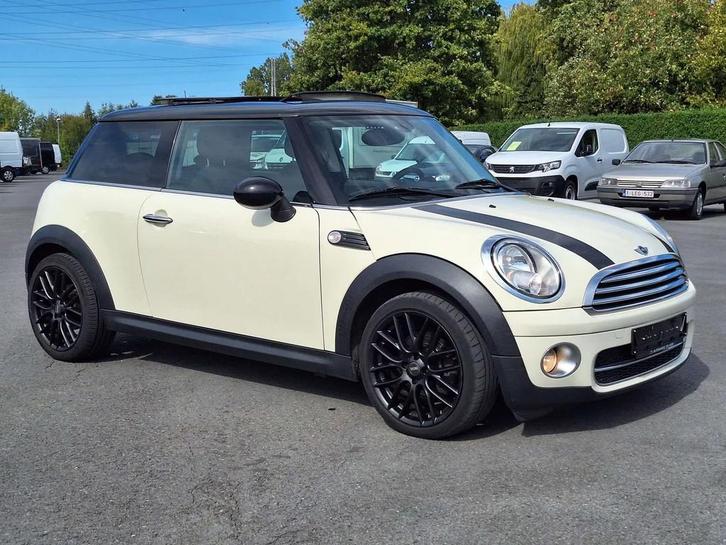 MINI Cooper D 1.6hdi 110pk panodak 6vitt (bj 2009), Auto's, Mini, Bedrijf, Te koop, Cooper, ABS, Airbags, Airconditioning, Bluetooth