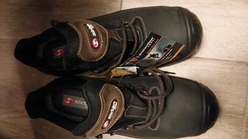 Veiligheids schoenen  beschikbaar voor biedingen