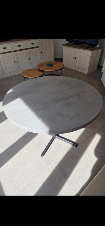 Table de salle à manger ronde moderne 