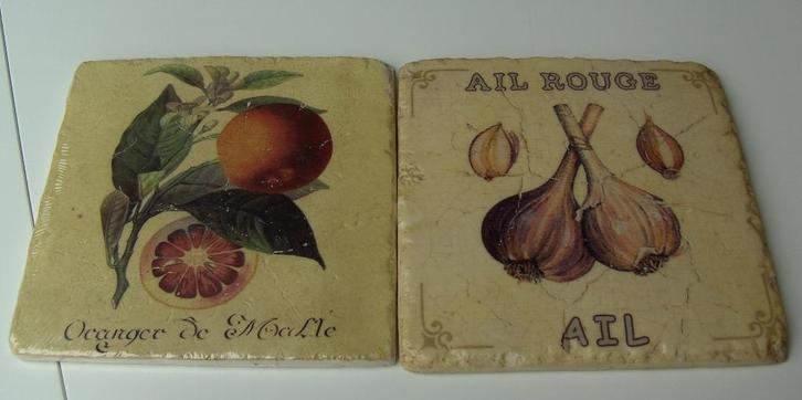 ONDERZETTERS IN OLD LOOK TEGELS 2 STUKS NIEUW, Huis en Inrichting, Woonaccessoires | Onderzetters, Nieuw, Pot of Pan, Verzenden