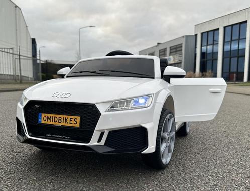 Audi TT'Rs 12v afstands. / AUX/USB Leder zitje / rubberband, Kinderen en Baby's, Speelgoed | Buiten | Voertuigen en Loopfietsen