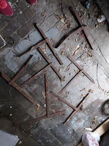 Ankers voor muren houtenbalken beschikbaar voor biedingen