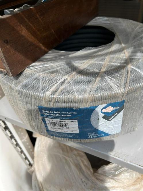 Partij nieuwe electriciteits kabels , buizen enz, Doe-het-zelf en Bouw, Overige Doe-Het-Zelf en Bouw, Nieuw, Ophalen
