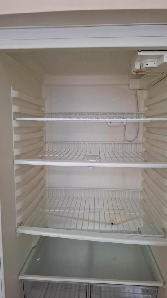 Whirlpool vrijstaande 2 deurs koelvriescombinatie 180 cm wit, Elektronische apparatuur, Koelkasten en IJskasten, Gebruikt, Met aparte vriezer
