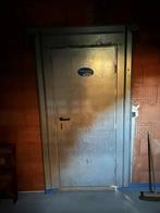 Werfdeur heel goede staat en is geisoleerd 2 skeutels bij, Doe-het-zelf en Bouw, Ophalen, Zo goed als nieuw, Buitendeur