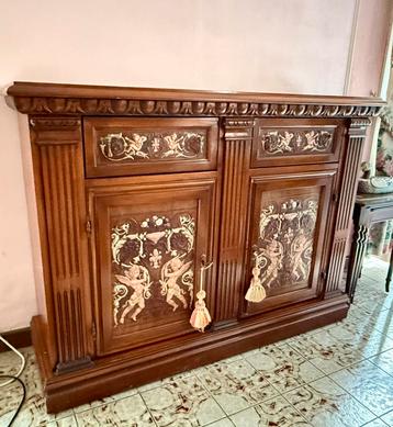 Dressoir kast met lederen bekleding beschikbaar voor biedingen