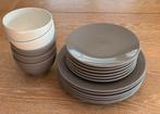 Petit ensemble de vaisselle CASA de tous les jours, Maison & Meubles, Cuisine | Vaisselle, Enlèvement, Utilisé, Assiettes(s)