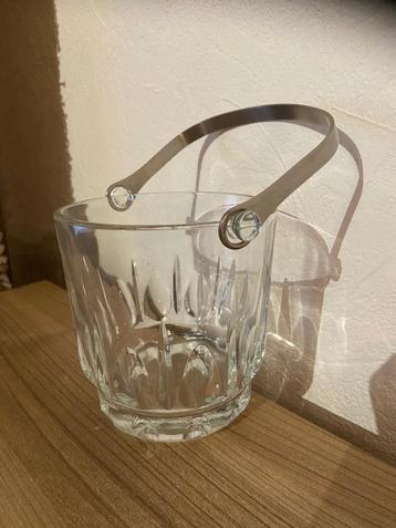 Seau à glace beschikbaar voor biedingen