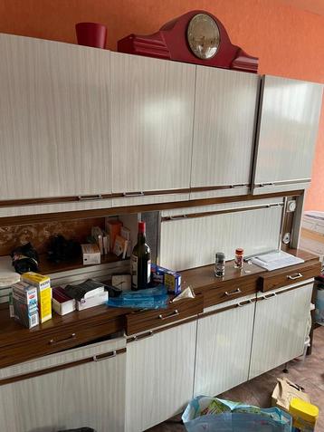 Oude retro keukenkasten beschikbaar voor biedingen