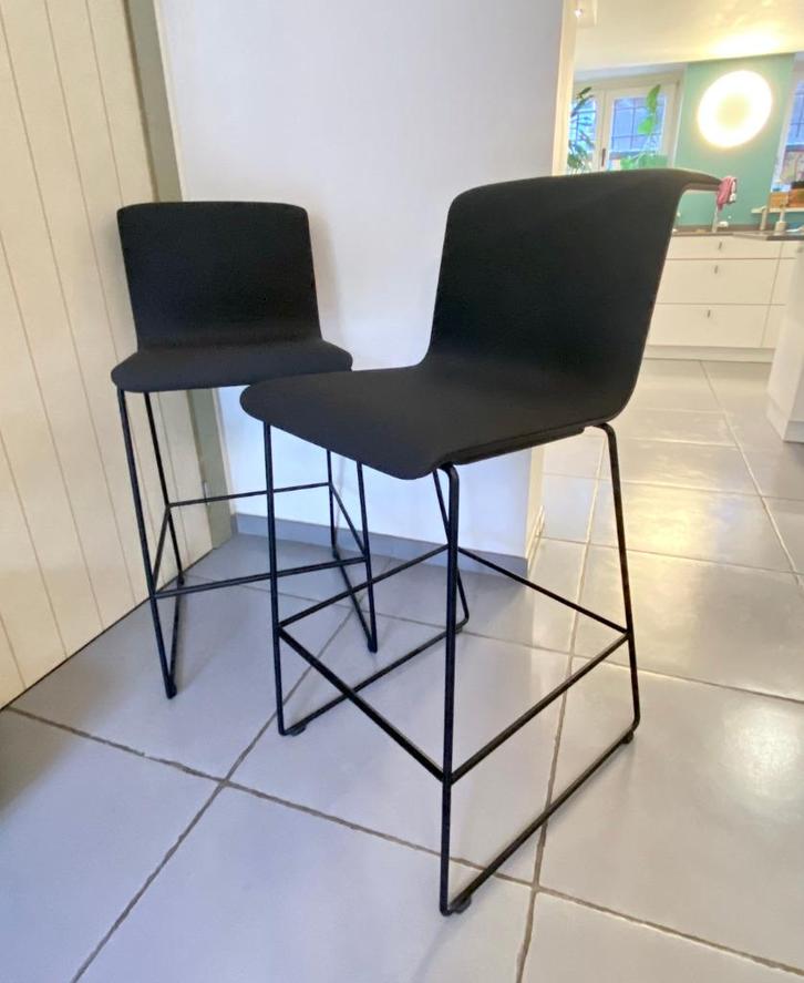 set van 4 barkrukken by Alain Berteau Bulo Tab, Huis en Inrichting, Stoelen, Zo goed als nieuw, Vier, Kunststof, Metaal, Stof