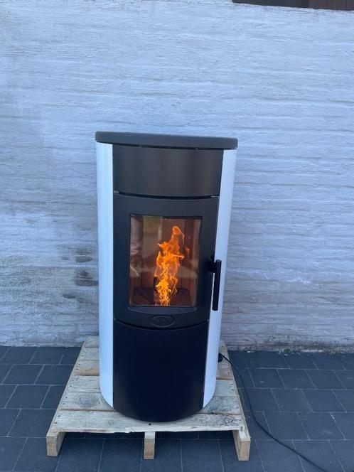 Pelletkachel Ravelli Wispher, Huis en Inrichting, Kachels, Zo goed als nieuw, Vrijstaand, Pelletkachel, Hout, Ophalen of Verzenden