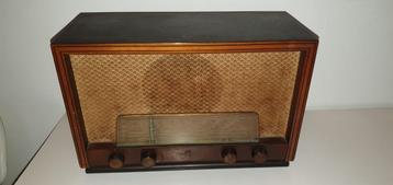 RADIO ANTIQUES  beschikbaar voor biedingen