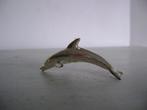 beeldje dolfijn in metaal 7.5cm lang, Ophalen of Verzenden, Dier
