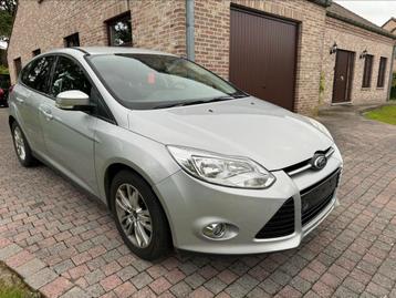 Ford focus 2.0 tdci Airco/Navi/alu velgen/Gekeurd