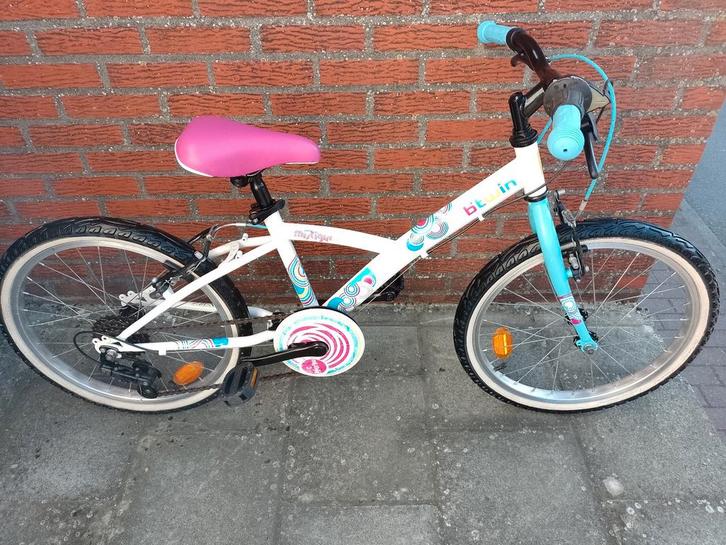 Te koop 20 inch b'twin decathlon-fiets, Fietsen en Brommers, Fietsen | Meisjes, Zo goed als nieuw, 20 inch, Versnellingen, Ophalen