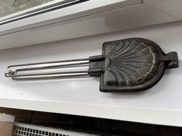 Ancien gaufrier beschikbaar voor biedingen