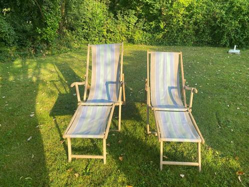 Vintage - Houten ligstoel met voetsteun uit de jaren 50/60, Tuin en Terras, Ligbedden, Gebruikt, Hout, Inklapbaar, Ophalen