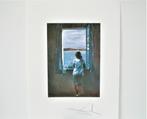 Lithografie Salvador Dali - Meisje aan het raam, Antiek en Kunst, Kunst | Litho's en Zeefdrukken, Ophalen of Verzenden