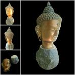 tête de Bouddha sur socle en pierre de lave, Huis en Inrichting, Woonaccessoires | Boeddhabeelden, Ophalen of Verzenden, Zo goed als nieuw