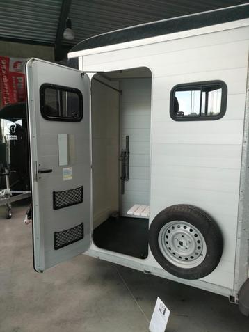 Humbaur Notos- xtra met omkleedruimte Nieuw beschikbaar voor biedingen