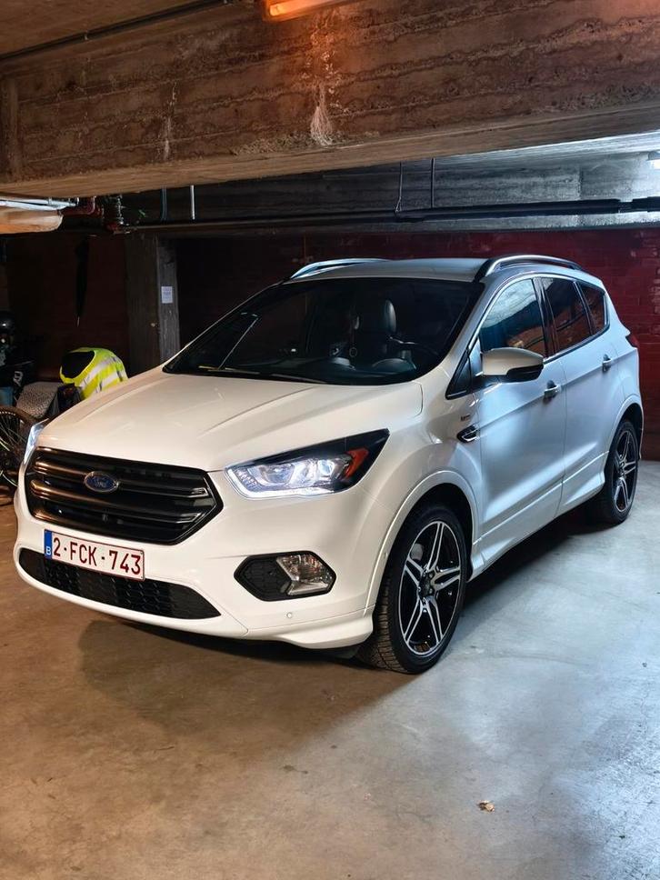 Ford kuga 2017 2.0 tdci, Autos, Ford, Particulier, Kuga, Apple Carplay, Bluetooth, Diesel, Break, Boîte manuelle, Alcantara, Enlèvement