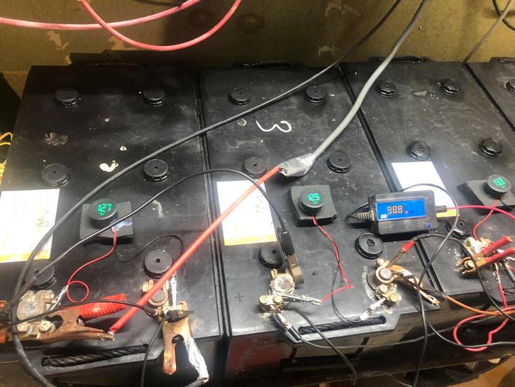 Batteries 12 v 230 amp, Autos : Pièces & Accessoires, Batteries & Accessoires, Utilisé, Enlèvement