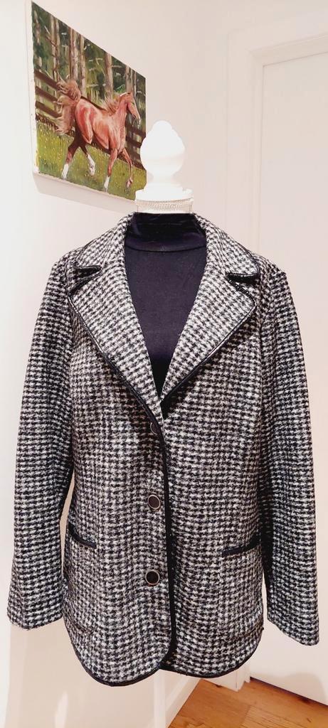 Veste C&A femme hiver noir et blanc/Très bon état.C&A XXXL, Kleding | Dames, Jasjes, Kostuums en Pakken, Zo goed als nieuw, Wit