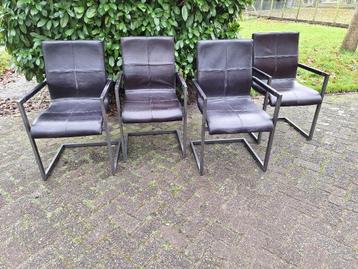 4 industriele leren zwarte stoelen / eetstoelen  beschikbaar voor biedingen