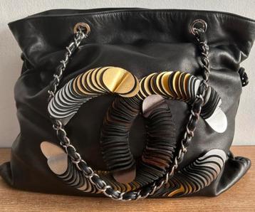 Chanel Disc BonBon Tote – Zwart Lamleer, Groot Formaat beschikbaar voor biedingen