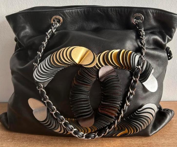 Chanel Disc BonBon Tote – Zwart Lamleer, Groot Formaat, Handtassen en Accessoires, Tassen | Damestassen, Zwart, Ophalen
