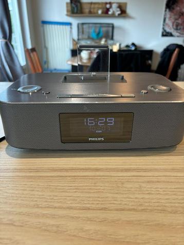 Philips DC295 - docking station (radio/alarm/speaker) disponible aux enchères