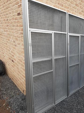 ALUMINIUM PAPEGAAIEN-VOLIERE . ( NIEUW ) beschikbaar voor biedingen